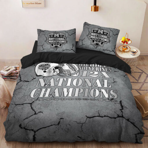 Michigan Wolverines Football bedding set duvet cover pillow shams WOAHTEE0524SR